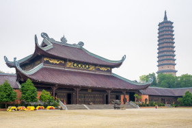 Bai Dinh Temple (Chua Bai Dinh), Gia Vien District, Ninh Binh Province, Vietnam